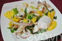 Cách làm món mực xào thơm (dứa)