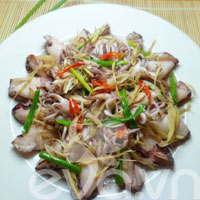 Cách làm món mực xào sả ớt